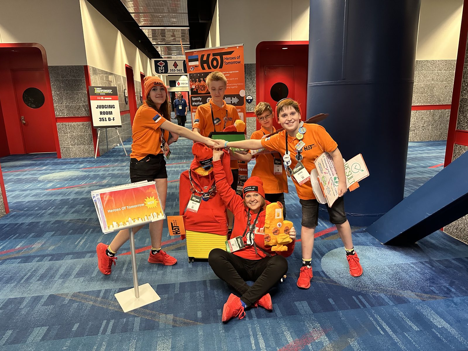 Команда Heroes of Tomorrow на FIRST Championship в Хьюстоне, США
