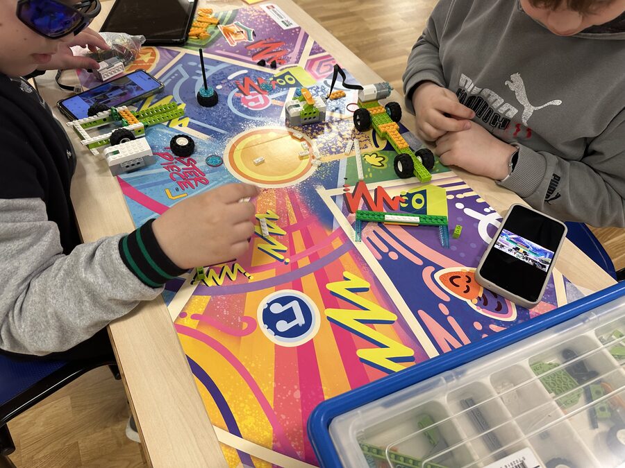 Проект на LEGO WeDo